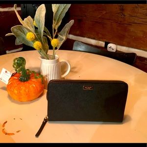 Kate Spade Laurel Way Talla Large Wallet ♠️💜
